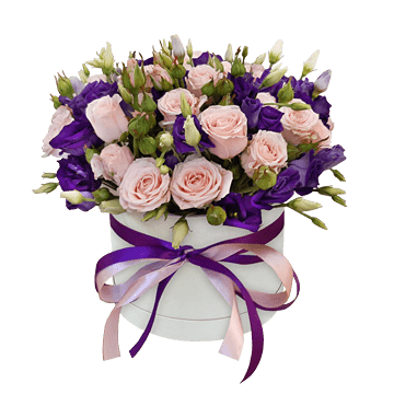 Троянди та лізіантусі в коробці