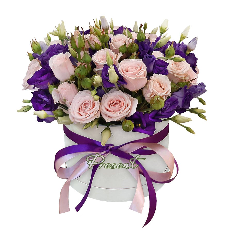 Spray roses and lisianthus in box